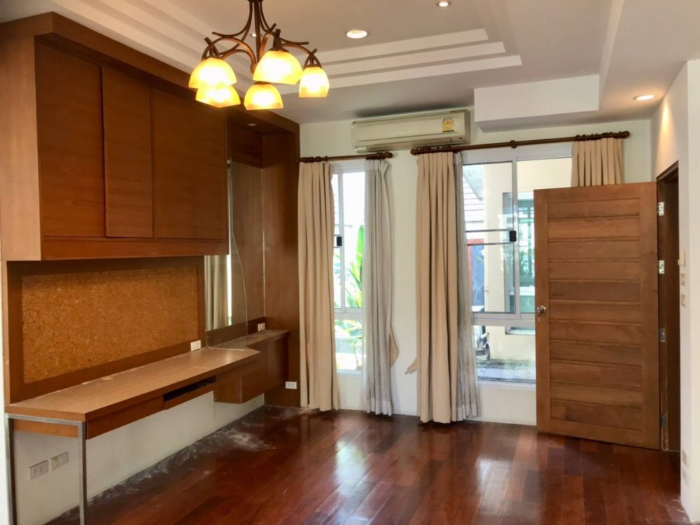 For SaleHouseSapankwai,Jatujak : House Soi Sailom (Soi Phahonyothin 8) / 4 Bedrooms (SALE) NUB623