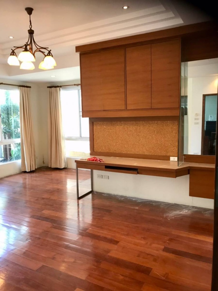 For SaleHouseSapankwai,Jatujak : House Soi Sailom (Soi Phahonyothin 8) / 4 Bedrooms (SALE) NUB623