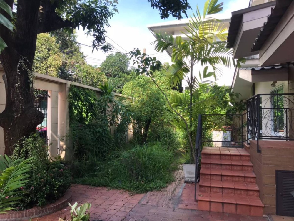 For SaleHouseSapankwai,Jatujak : House Soi Sailom (Soi Phahonyothin 8) / 4 Bedrooms (SALE) NUB623