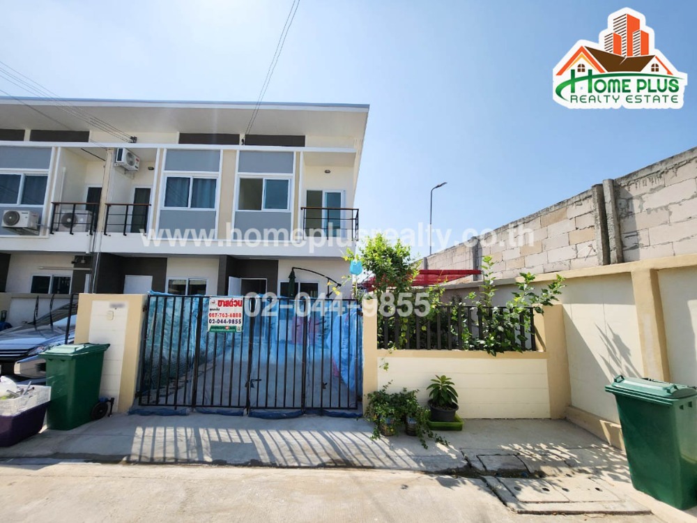 For SaleTownhomePathum Thani,Rangsit, Thammasat : Village at Park Project Ratchaphruek-Kanchanaphisek, behind Soi Wat Tha Kwian.