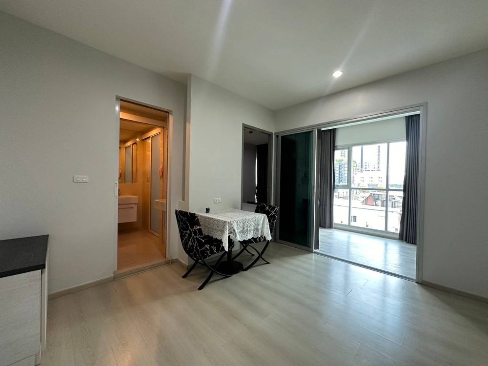 For RentCondoRatchadapisek, Huaikwang, Suttisan : Rent 1 bedroom, 1 bathroom, Life Ratchadaphisek, large room, cheap rental.