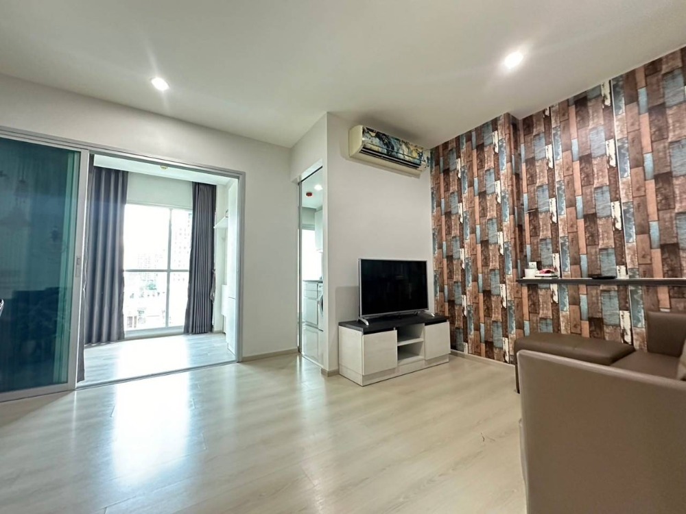 For RentCondoRatchadapisek, Huaikwang, Suttisan : Rent 1 bedroom, 1 bathroom, Life Ratchadaphisek, large room, cheap rental.