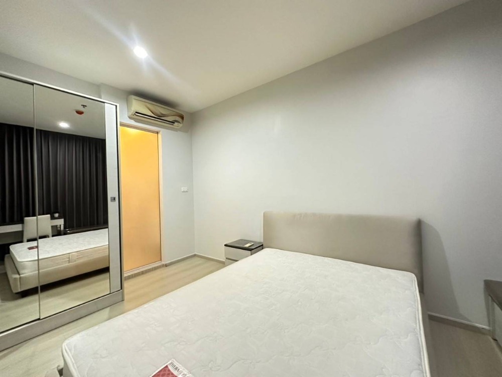 For RentCondoRatchadapisek, Huaikwang, Suttisan : Rent 1 bedroom, 1 bathroom, Life Ratchadaphisek, large room, cheap rental.