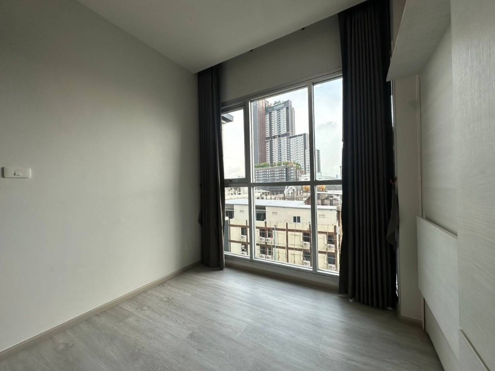 For RentCondoRatchadapisek, Huaikwang, Suttisan : Rent 1 bedroom, 1 bathroom, Life Ratchadaphisek, large room, cheap rental.