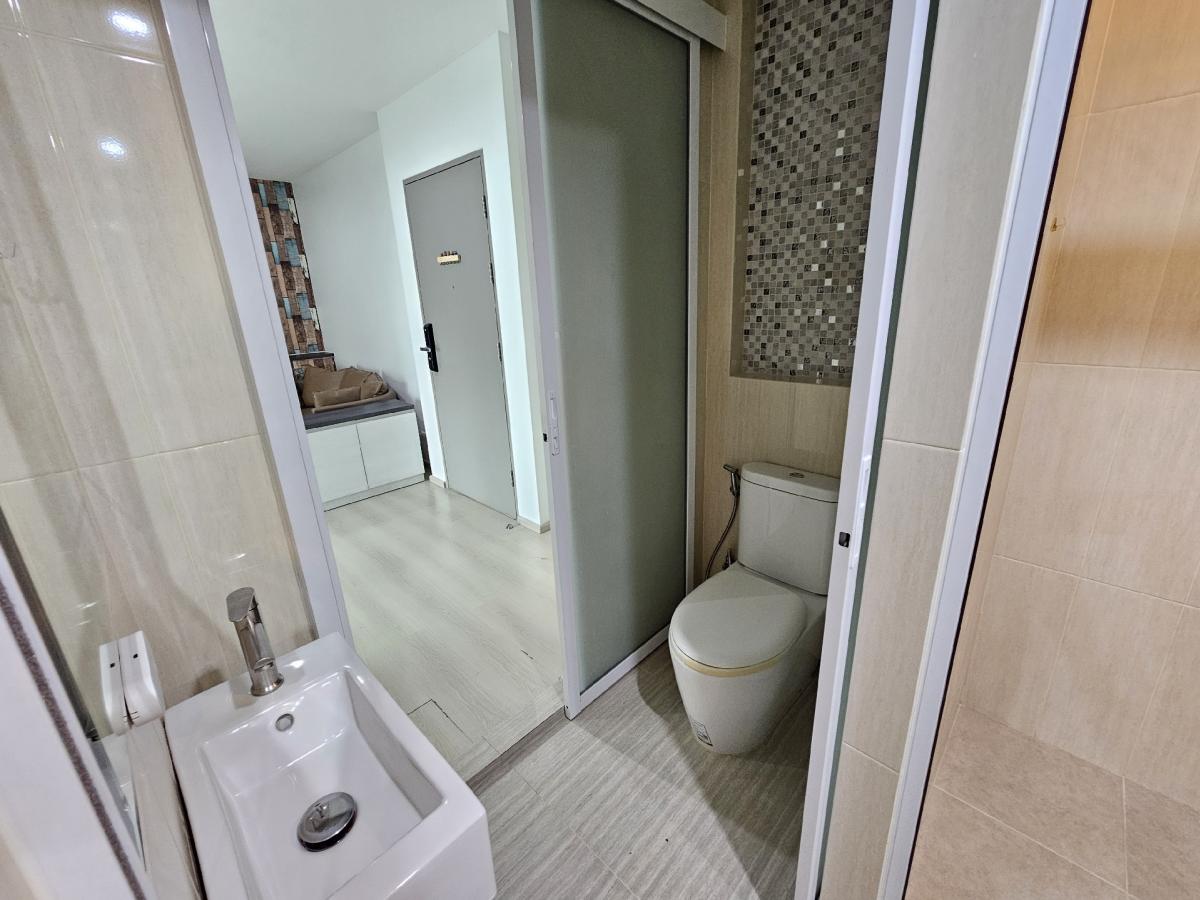 For RentCondoRatchadapisek, Huaikwang, Suttisan : Rent 1 bedroom, 1 bathroom, Life Ratchadaphisek, large room, cheap rental.