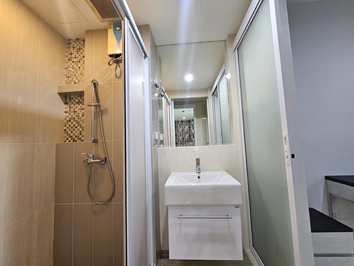 For RentCondoRatchadapisek, Huaikwang, Suttisan : Rent 1 bedroom, 1 bathroom, Life Ratchadaphisek, large room, cheap rental.