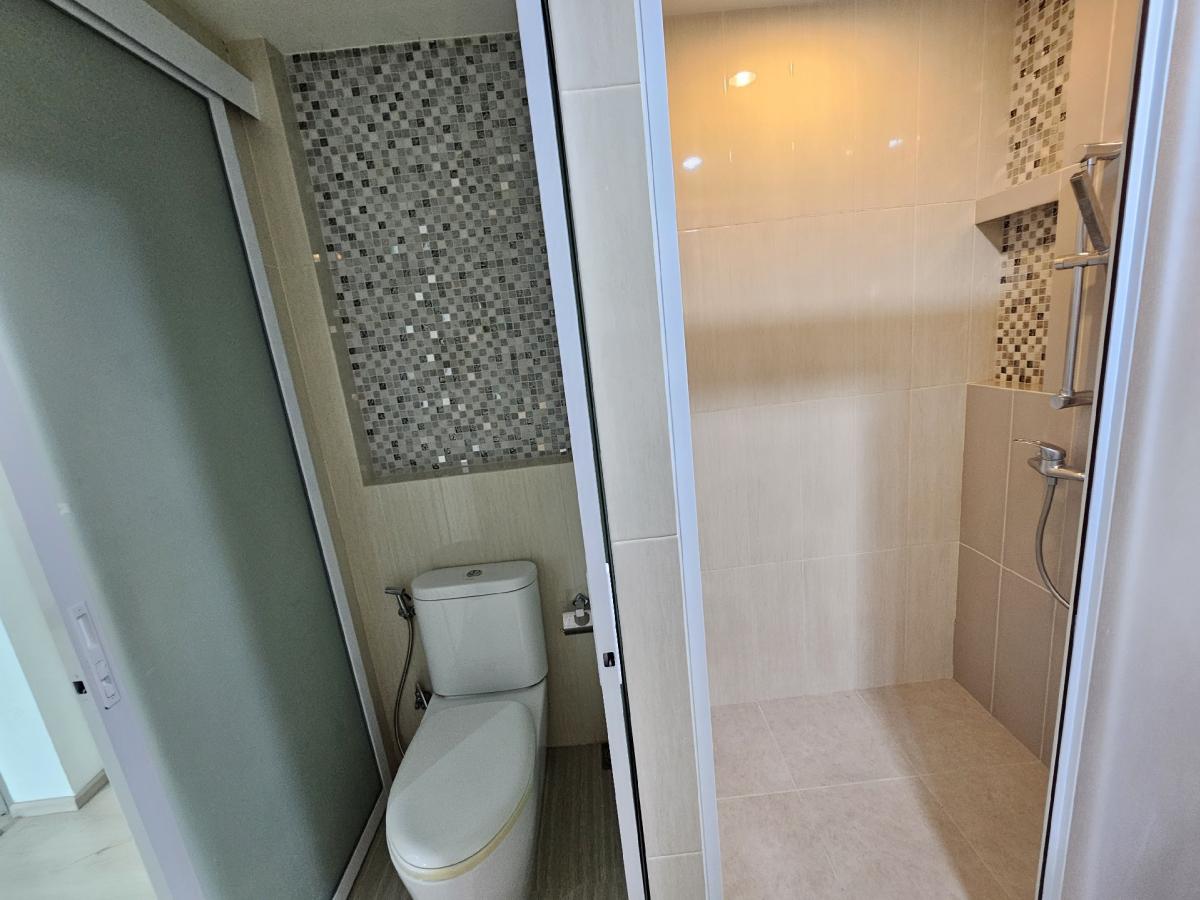 For RentCondoRatchadapisek, Huaikwang, Suttisan : Rent 1 bedroom, 1 bathroom, Life Ratchadaphisek, large room, cheap rental.