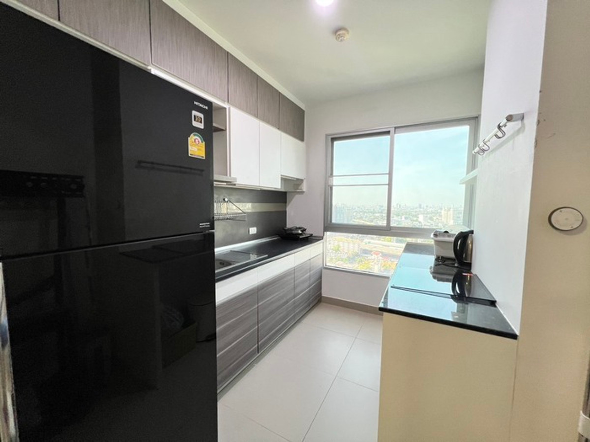 For RentCondoBang Sue, Wong Sawang, Tao Pun : Condo for rent Supalai Veranda Ratchavipha-Prachachuen Near Bang Son BTS station, only 250 meters / 3 bedrooms, 3 bathrooms, 130 sq m.