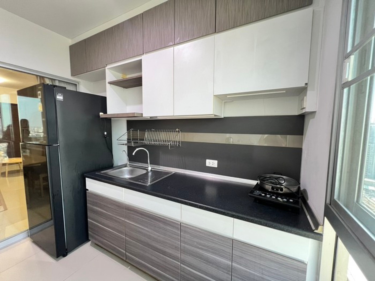 For RentCondoBang Sue, Wong Sawang, Tao Pun : Condo for rent Supalai Veranda Ratchavipha-Prachachuen Near Bang Son BTS station, only 250 meters / 3 bedrooms, 3 bathrooms, 130 sq m.