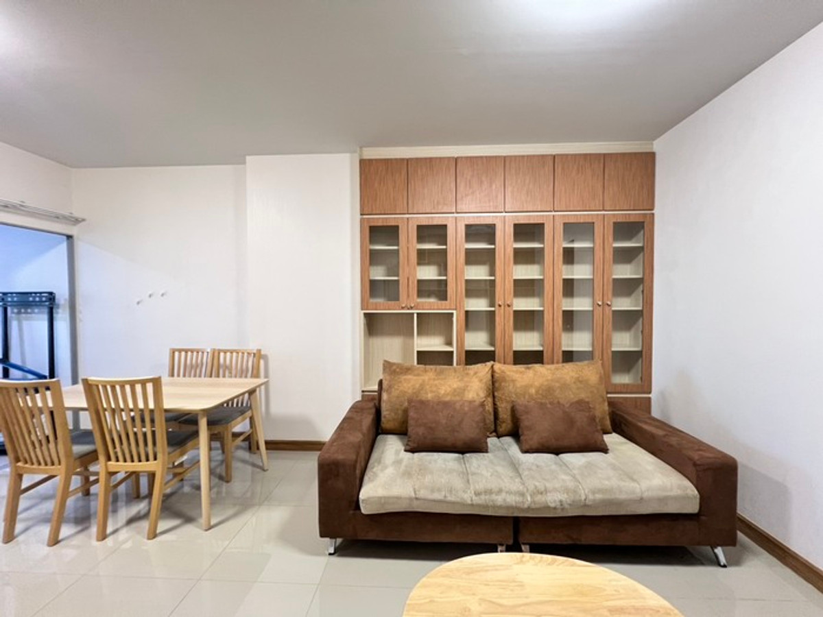 For RentCondoBang Sue, Wong Sawang, Tao Pun : Condo for rent Supalai Veranda Ratchavipha-Prachachuen Near Bang Son BTS station, only 250 meters / 3 bedrooms, 3 bathrooms, 130 sq m.