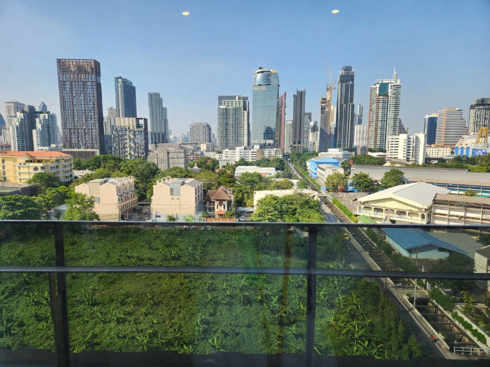 ให้เช่าคอนโดสุขุมวิท อโศก ทองหล่อ : ให้เช่า คอนโดใหม่ เดอะ รูม สุขุมวิท 38 The Room Sukhumvit 38 1 ห้องนอน 52 ตรม. มีระเบียงใหญ่ วิวโล่ง BTSทองหล่อ