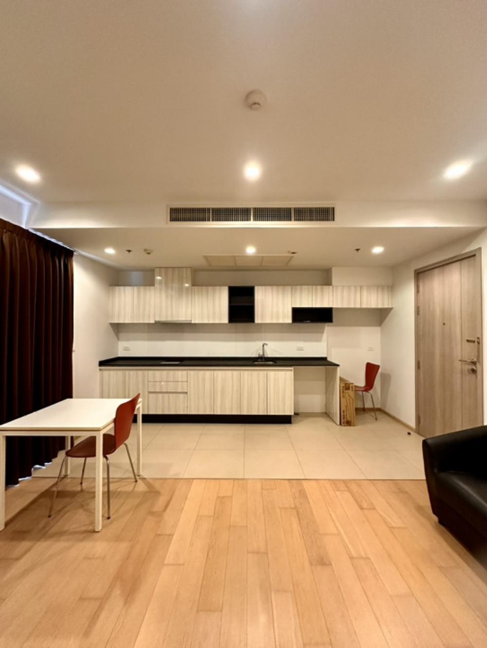 ขายคอนโดสุขุมวิท อโศก ทองหล่อ : 1 ห้องนอน 177K / ตรม. ชั้นสูงใกล้ บ้านเลขที่สวย