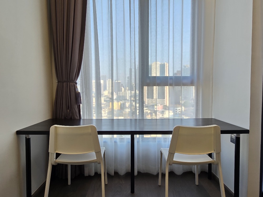 ให้เช่าคอนโดสยาม จุฬา สามย่าน : Park Origin Chula - Samyan 【𝐑𝐄𝐍𝐓】🔥 ห้องใหม่!!  พร้อมเฟอร์นิเจอร์ ส่วนกลางครบครัน ใกล้ MRT สามย่าน 🔥ติดต่อไลน์ไอดี: @hacondo