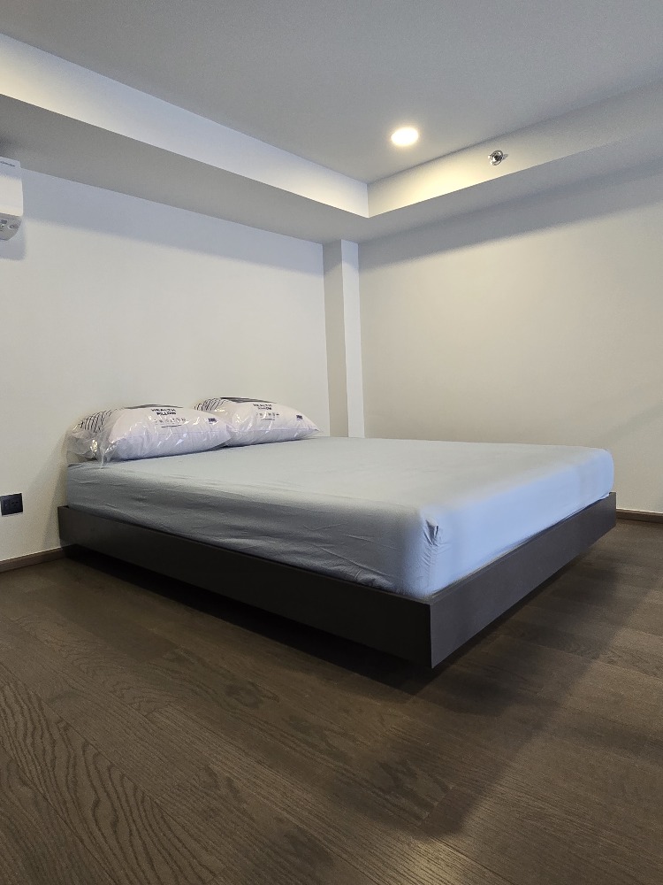 ให้เช่าคอนโดสยาม จุฬา สามย่าน : Park Origin Chula - Samyan 【𝐑𝐄𝐍𝐓】🔥 ห้องใหม่!!  พร้อมเฟอร์นิเจอร์ ส่วนกลางครบครัน ใกล้ MRT สามย่าน 🔥ติดต่อไลน์ไอดี: @hacondo