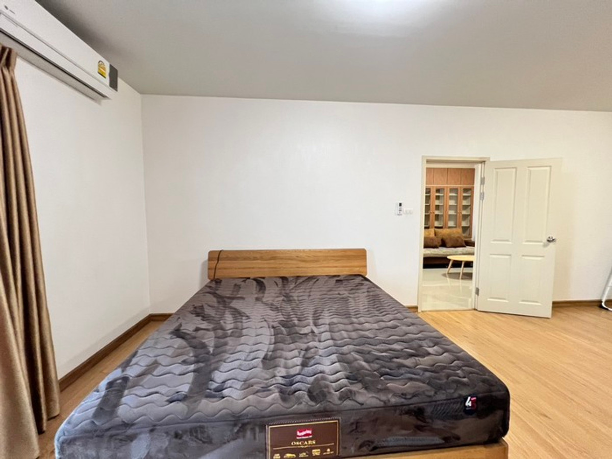 For RentCondoBang Sue, Wong Sawang, Tao Pun : Condo for rent Supalai Veranda Ratchavipha-Prachachuen Near Bang Son BTS station, only 250 meters / 3 bedrooms, 3 bathrooms, 130 sq m.