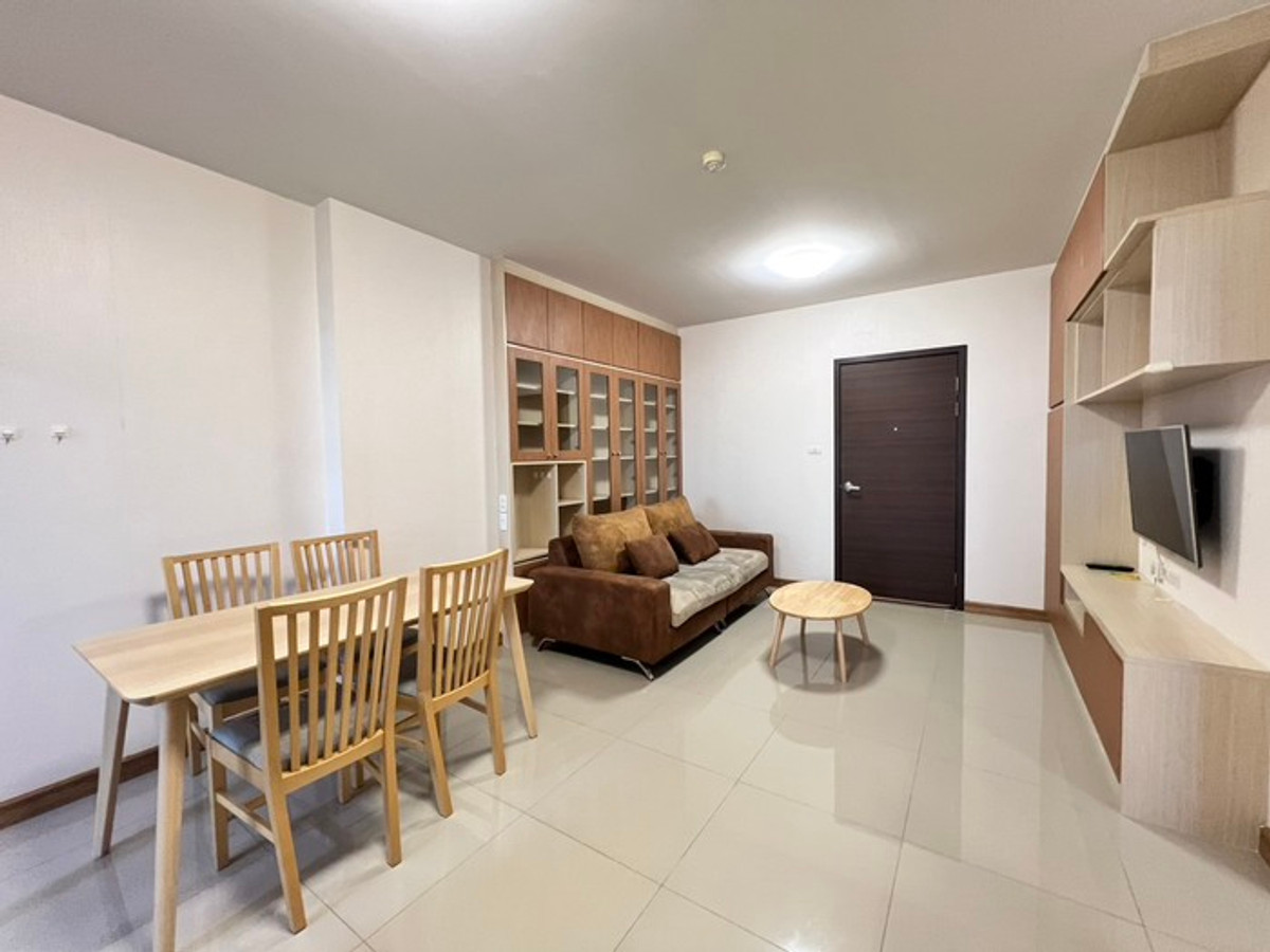 For RentCondoBang Sue, Wong Sawang, Tao Pun : Condo for rent Supalai Veranda Ratchavipha-Prachachuen Near Bang Son BTS station, only 250 meters / 3 bedrooms, 3 bathrooms, 130 sq m.