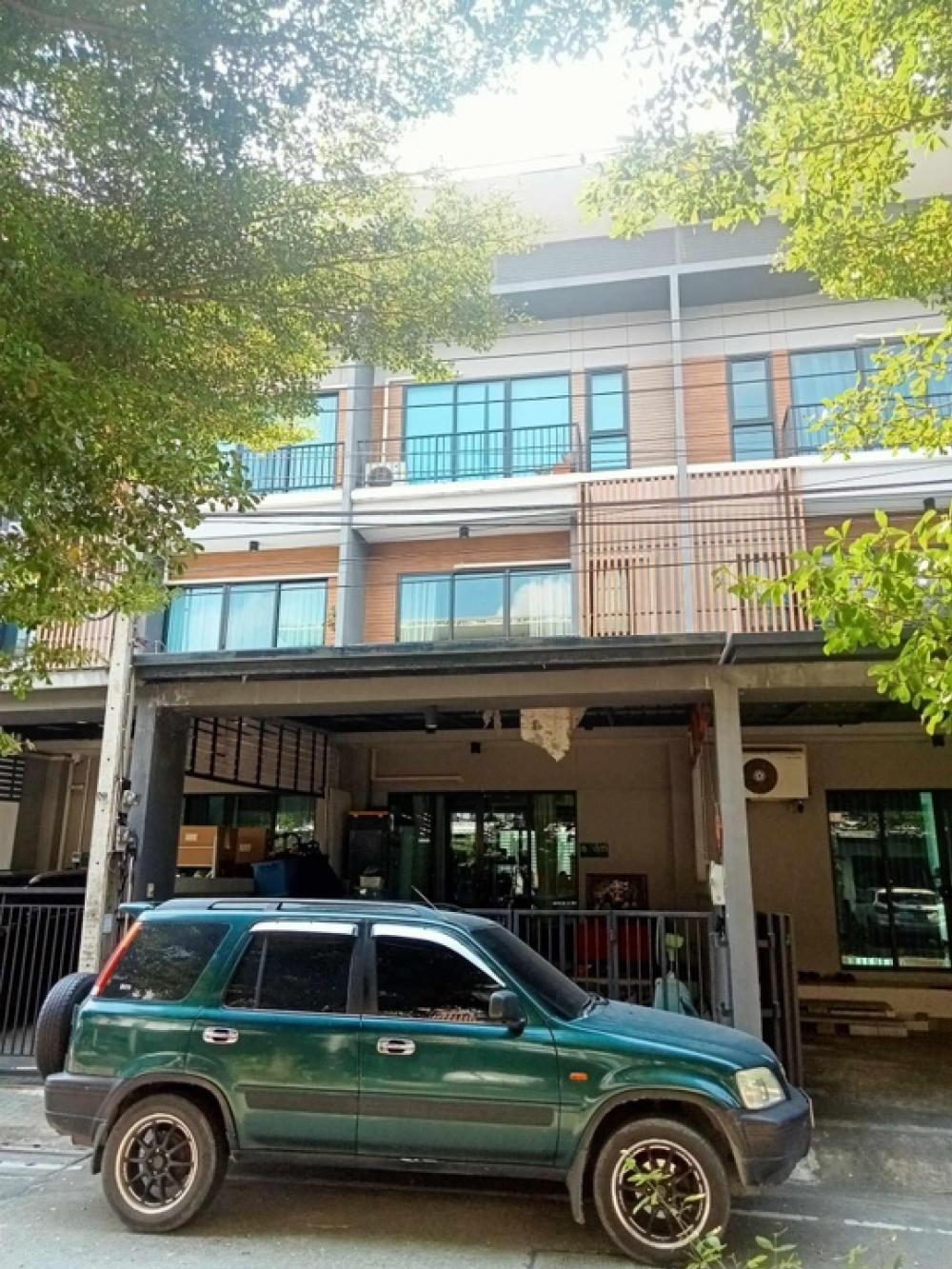 ให้เช่าทาวน์โฮมสมุทรปราการ สำโรง : eco space บางนา วงแหวนให้เช่า อยู่ตรงข้ามเมกาบางนา