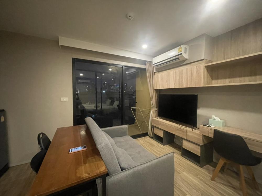 For RentCondoSathorn, Narathiwat : Condo near BTS Surasak - Sathorn - Silom for Rent