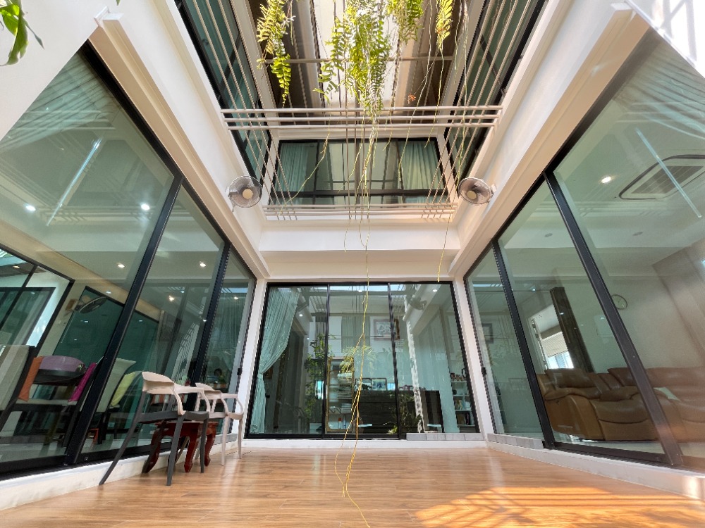 ขายบ้านท่าพระ ตลาดพลู วุฒากาศ : ✨ โปรสิ้นปี 2568!  
บ้านหรู  ใกล้ BTS บางหว้า
ราคาพิเศษ บ้านหลังใหญ่ 450 ตร.ม.
5 ห้องนอน • ที่ดิน 86 ตร.วา