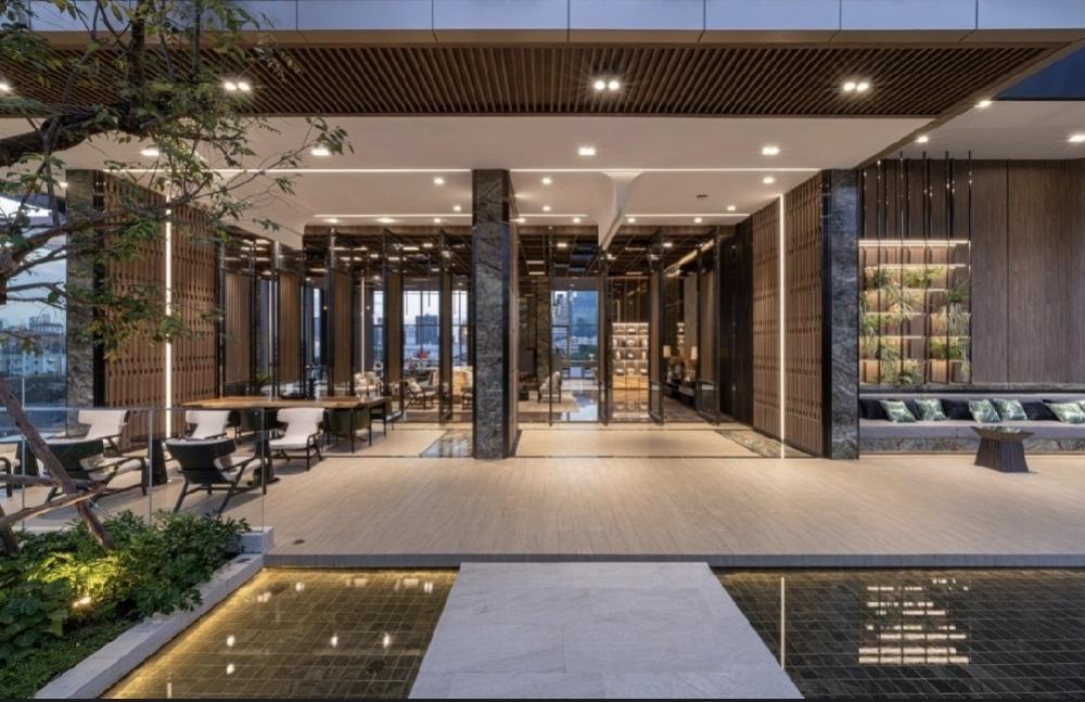 ขายคอนโดสุขุมวิท อโศก ทองหล่อ : 🔥🔥𝙎𝙃𝙊𝘾𝙆 𝘿𝙀𝘼𝙇🔥🔥 RHYTHM EKKAMAI ESTATE  คอนโดสุดหรูใจกลางเอกมัย  ห้องใหญ่พร้อมอยู่  พร้อมเอกสิทธิ์ที่เหนือระดับ✨ 2นอน 2น้ำ  81.5ตรม. เริ่ม  𝟏𝟒.𝟕 ล้าน* 📞 𝟎𝟔𝟏-𝟒𝟓𝟎𝟎𝟗𝟒𝟒