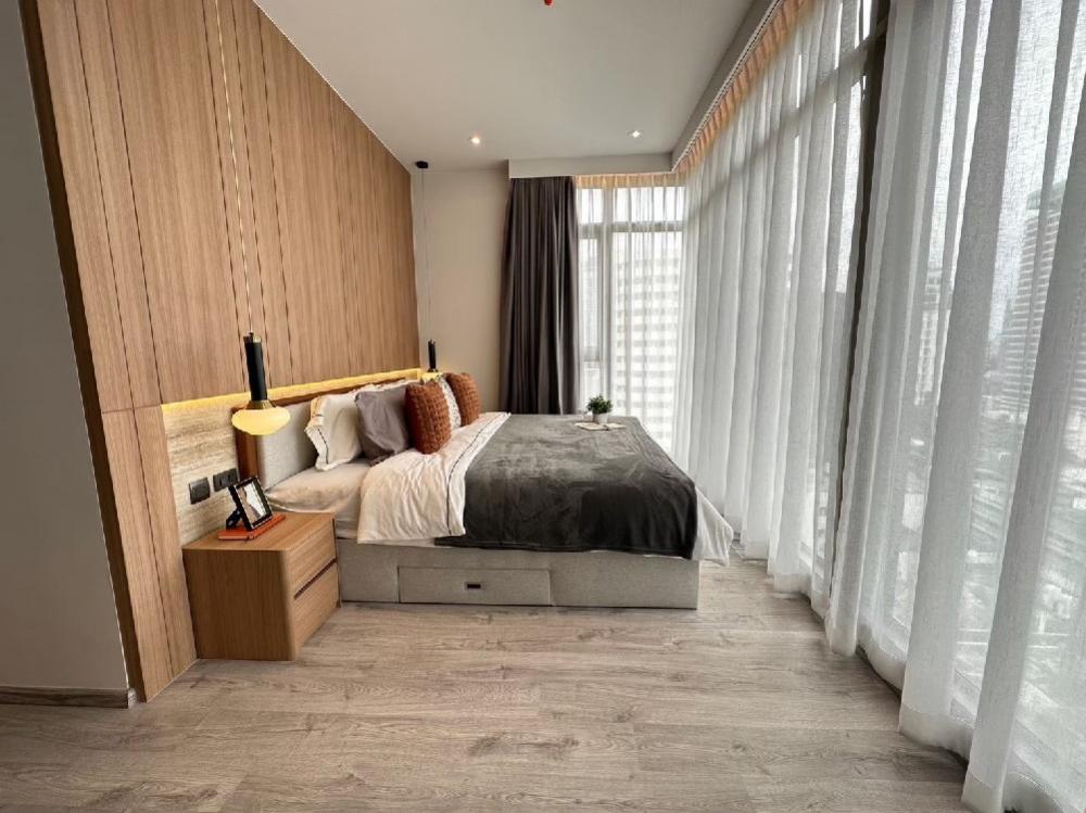 ขายคอนโดสุขุมวิท อโศก ทองหล่อ : 🔥🔥𝙎𝙃𝙊𝘾𝙆 𝘿𝙀𝘼𝙇🔥🔥 RHYTHM EKKAMAI ESTATE  คอนโดสุดหรูใจกลางเอกมัย  ห้องใหญ่พร้อมอยู่  พร้อมเอกสิทธิ์ที่เหนือระดับ✨ 2นอน 2น้ำ  81.5ตรม. เริ่ม  𝟏𝟒.𝟕 ล้าน* 📞 𝟎𝟔𝟏-𝟒𝟓𝟎𝟎𝟗𝟒𝟒