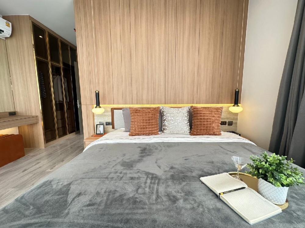 ขายคอนโดสุขุมวิท อโศก ทองหล่อ : 🔥🔥𝙎𝙃𝙊𝘾𝙆 𝘿𝙀𝘼𝙇🔥🔥 RHYTHM EKKAMAI ESTATE  คอนโดสุดหรูใจกลางเอกมัย  ห้องใหญ่พร้อมอยู่  พร้อมเอกสิทธิ์ที่เหนือระดับ✨ 2นอน 2น้ำ  81.5ตรม. เริ่ม  𝟏𝟒.𝟕 ล้าน* 📞 𝟎𝟔𝟏-𝟒𝟓𝟎𝟎𝟗𝟒𝟒