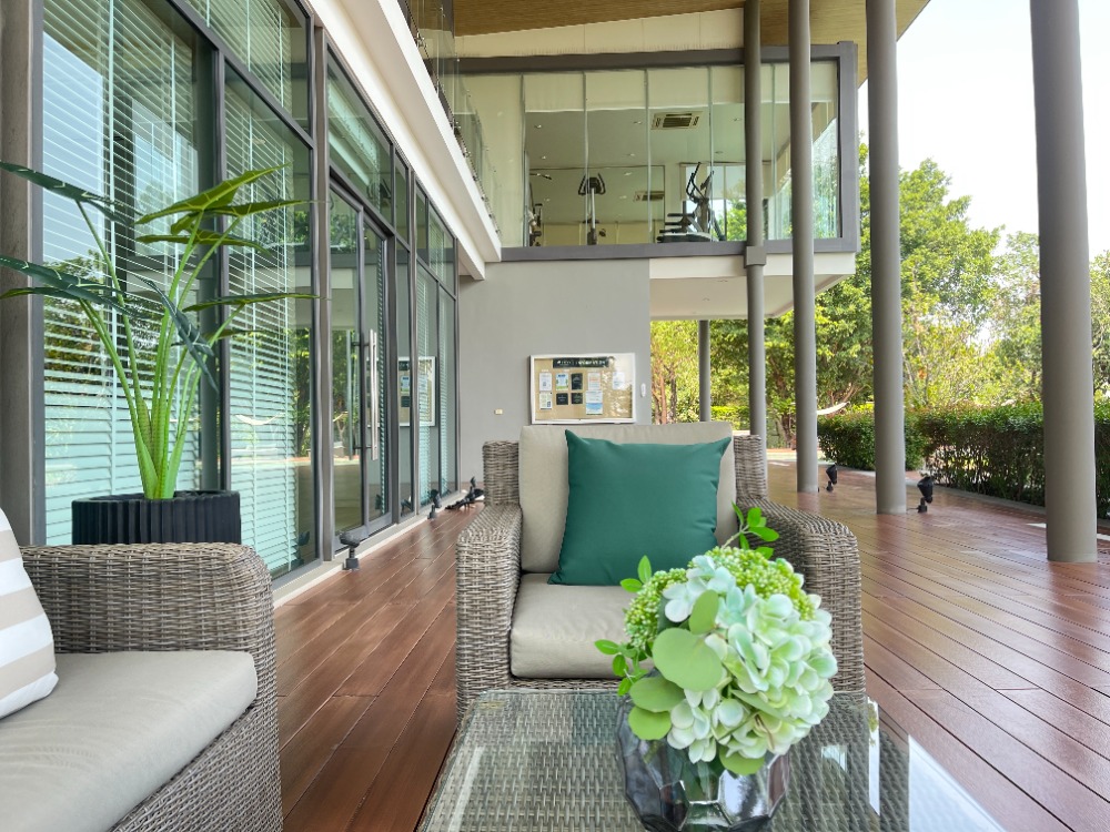 ขายบ้านท่าพระ ตลาดพลู วุฒากาศ : ✨ โปรสิ้นปี 2568!  
บ้านหรู  ใกล้ BTS บางหว้า
ราคาพิเศษ บ้านหลังใหญ่ 450 ตร.ม.
5 ห้องนอน • ที่ดิน 86 ตร.วา