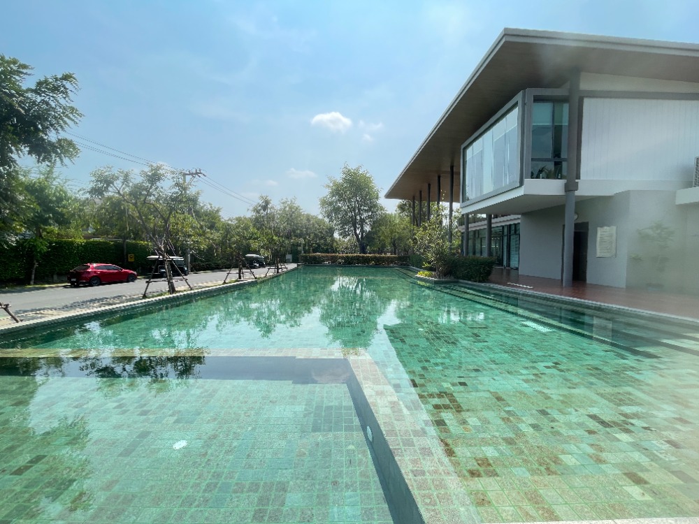 ขายบ้านท่าพระ ตลาดพลู วุฒากาศ : ✨ โปรสิ้นปี 2568!  
บ้านหรู  ใกล้ BTS บางหว้า
ราคาพิเศษ บ้านหลังใหญ่ 450 ตร.ม.
5 ห้องนอน • ที่ดิน 86 ตร.วา