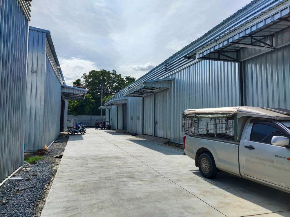 For RentWarehouseKaset Nawamin,Ladplakao : Ready-made warehouse for rent, Lat Phrao, Prasertmanoonkit