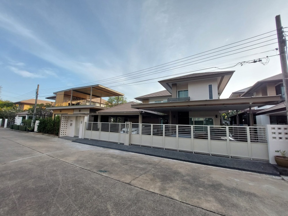 ขายบ้านลาดกระบัง สุวรรณภูมิ : ขายบ้านหรู เนอวานา ไอคอน กรุงเทพฯกรีฑา วงแหวนพระราม 9 (Nirvana Icon Wongwaen-Rama 9) บ้าน 2 หลัง ออฟฟิศ 1 หลัง ใกล้ถนนคู่ขนานมอเตอร์เวย์, ถนนวงแหวนรอบนอก กาญจนาภิเษก ใกล้แอร์พอร์ตลิ้งค์ สถานีบ้านทับช้าง