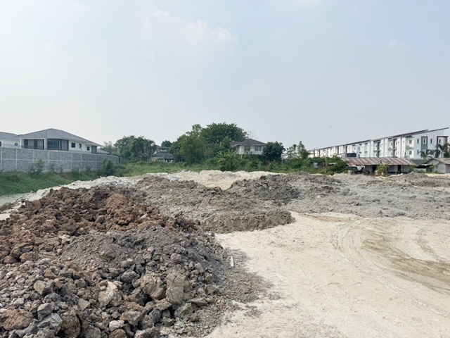 For SaleLandMin Buri, Romklao : Land for sale, large plot, Ramkhamhaeng 174, Minburi, 12 rai, near the Orange Line.