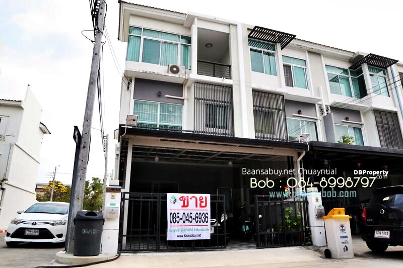 For SaleTownhomeRattanathibet, Sanambinna : For sale: 3-story luxury townhome, The Metro Rattanathibet, near MRT Sai Ma, 3 bedrooms, 3 bathrooms, kitchen addition + garage, fully salvageable, urgent sale 4.1 MB * corner plot*