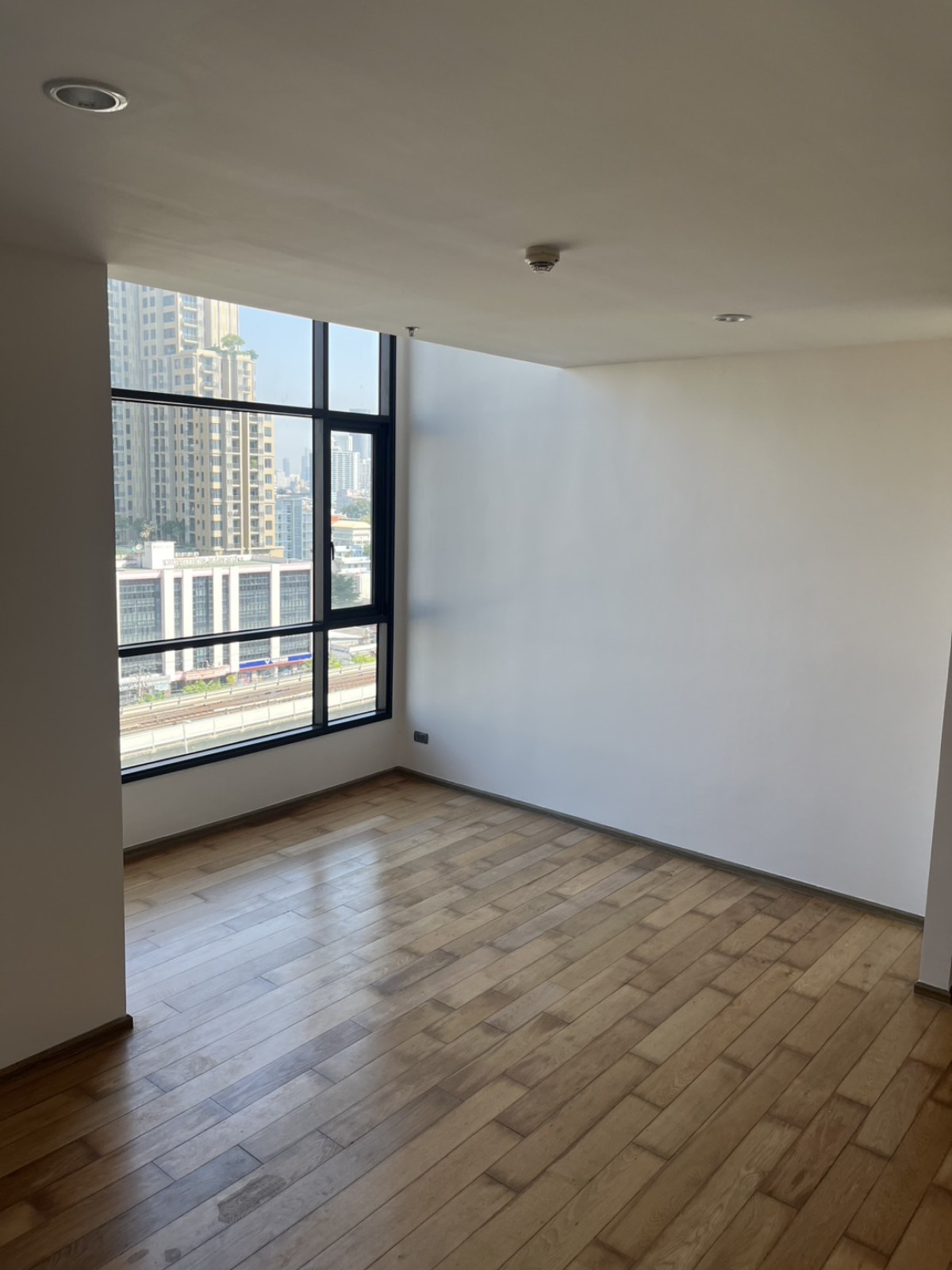 For SaleCondoWongwianyai, Charoennakor : FOR SALE Condo , Fuse Sathorn - Taksin , BTS-Wongwian Yai , Bang Lamphu Lang , Khlong San , Bangkok ,  CX-25161