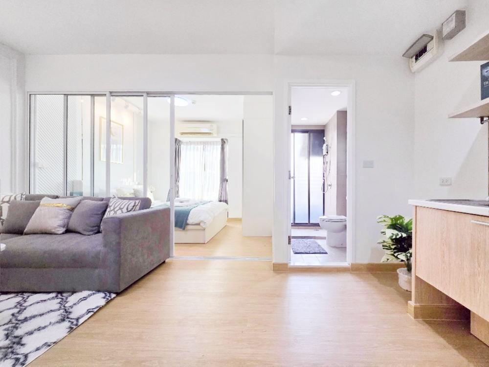 For SaleCondoRamkhamhaeng, Hua Mak : Amarillo is just at the entrance of the alley. No need to wait for multiple transportations until youre tired. Convenience is served to you. Value for money. Save on both rental and transportation costs.. It has to be here.