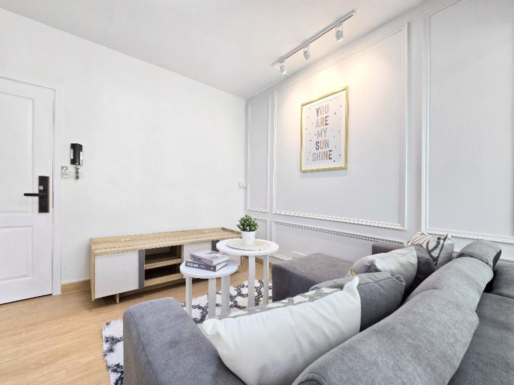 For SaleCondoRamkhamhaeng, Hua Mak : Amarillo is just at the entrance of the alley. No need to wait for multiple transportations until youre tired. Convenience is served to you. Value for money. Save on both rental and transportation costs.. It has to be here.