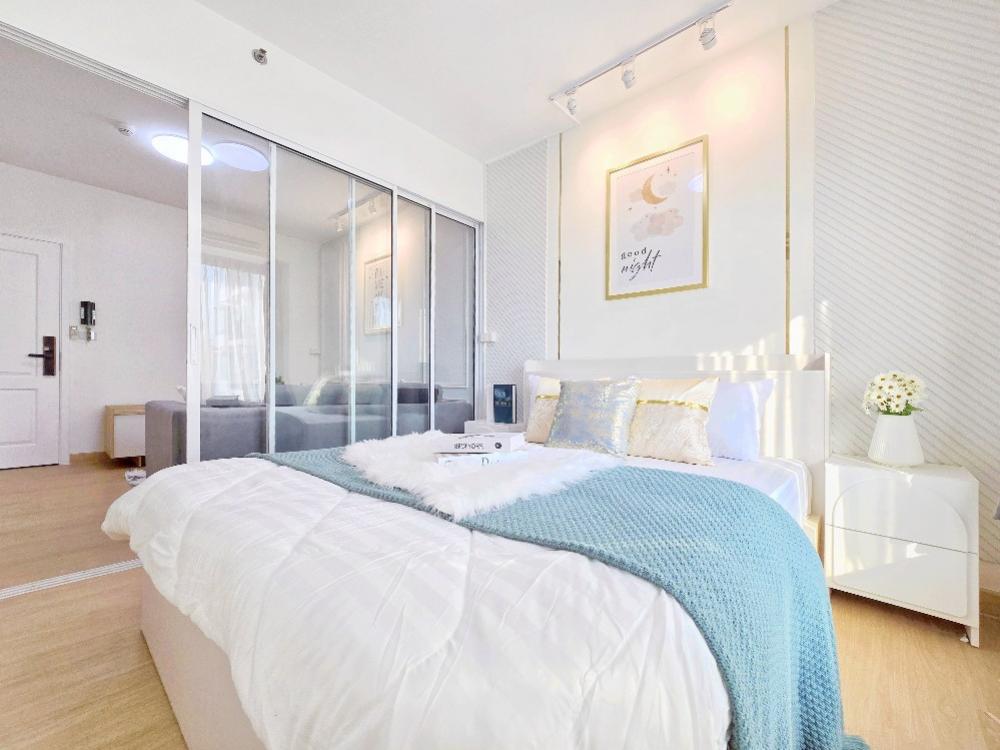 For SaleCondoRamkhamhaeng, Hua Mak : Amarillo is just at the entrance of the alley. No need to wait for multiple transportations until youre tired. Convenience is served to you. Value for money. Save on both rental and transportation costs.. It has to be here.