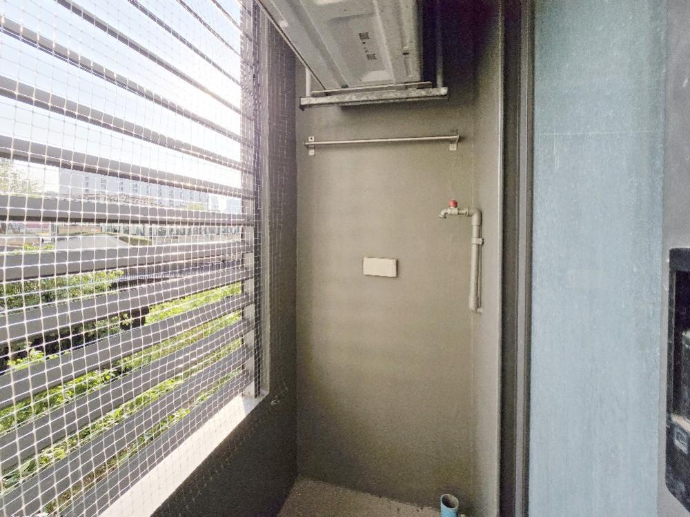 For SaleCondoRamkhamhaeng, Hua Mak : Amarillo is just at the entrance of the alley. No need to wait for multiple transportations until youre tired. Convenience is served to you. Value for money. Save on both rental and transportation costs.. It has to be here.