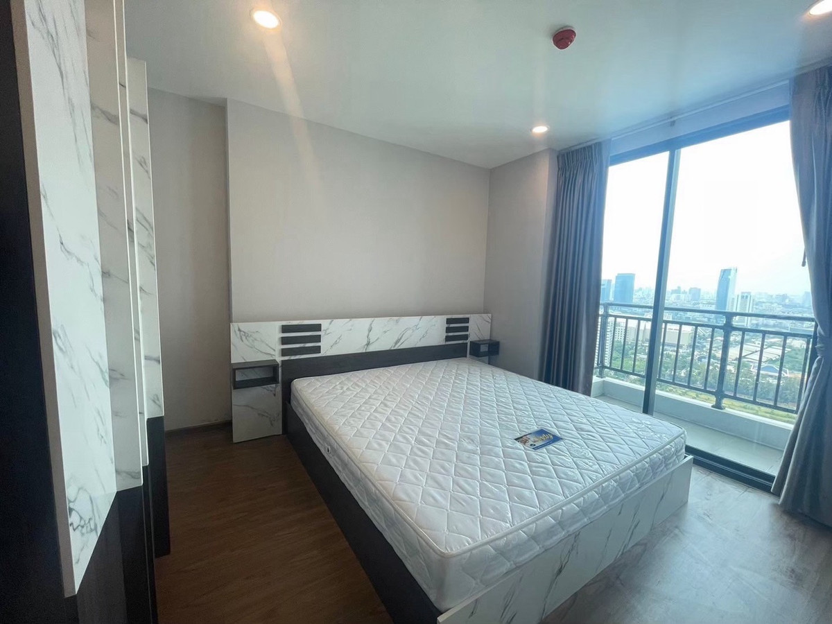 ให้เช่าคอนโดรัชดา ห้วยขวาง : ให้เช่าห้องกว้าง 1 ห้องนอน 1 ห้องนั่งเล่น 1 ห้องน้ำ 44 ตรม. วิวเมืองพระราม9 อโศก