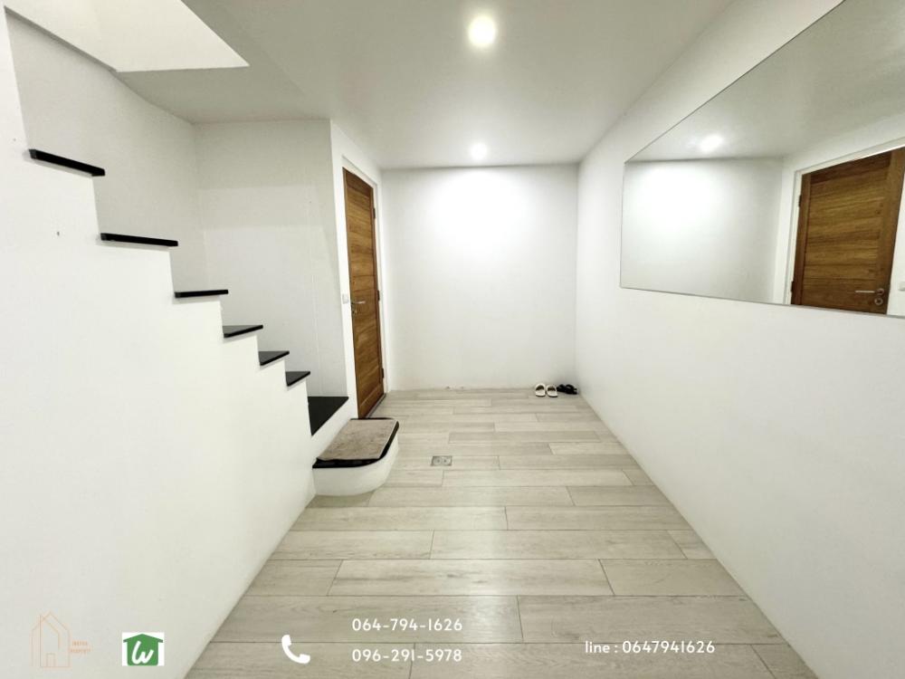 For SaleTownhomeSukhumvit, Asoke, Thonglor : 3-storey Town-style detached house for sale, Ekkamai-Thong Lo in Soi Ekkamai 23, Soi Wat Tax, convenient to access many ways, Soi Thonglor 20 or Soi Ekkamai 21