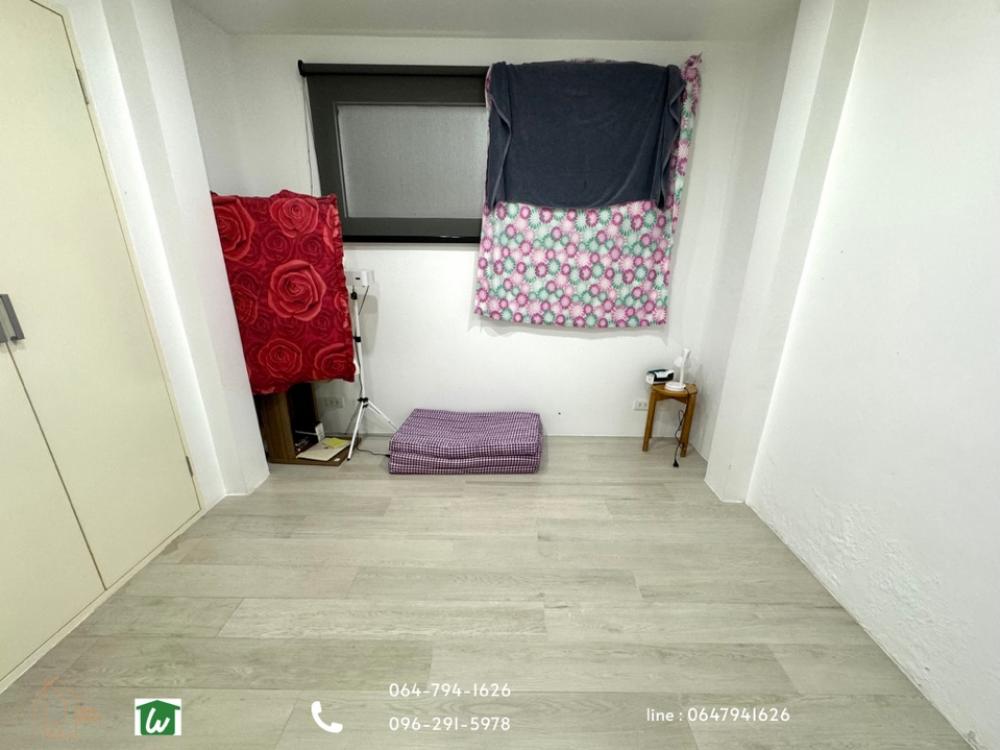 For SaleTownhomeSukhumvit, Asoke, Thonglor : 3-storey Town-style detached house for sale, Ekkamai-Thong Lo in Soi Ekkamai 23, Soi Wat Tax, convenient to access many ways, Soi Thonglor 20 or Soi Ekkamai 21