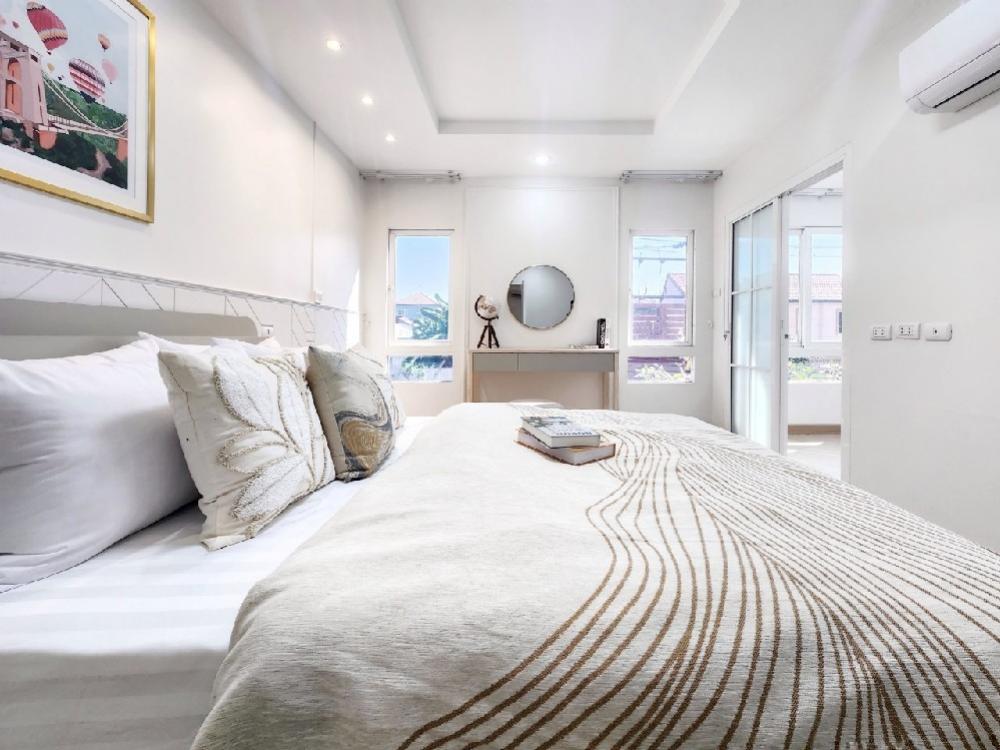 ขายคอนโดรัชดา ห้วยขวาง : ✨️ไม่ต้องแย่งห้องน้ำตอนเช้ากันอีกแล้ว ✨️เพราะที่นี่มี 2 นอน 2 น้ำ😍 Happy สุดๆ😍อยู่คอนโดที่เหมือนอยู่บ้าน ย้ายมาอยู่ทั้งครอบครัวได้เลย‼️