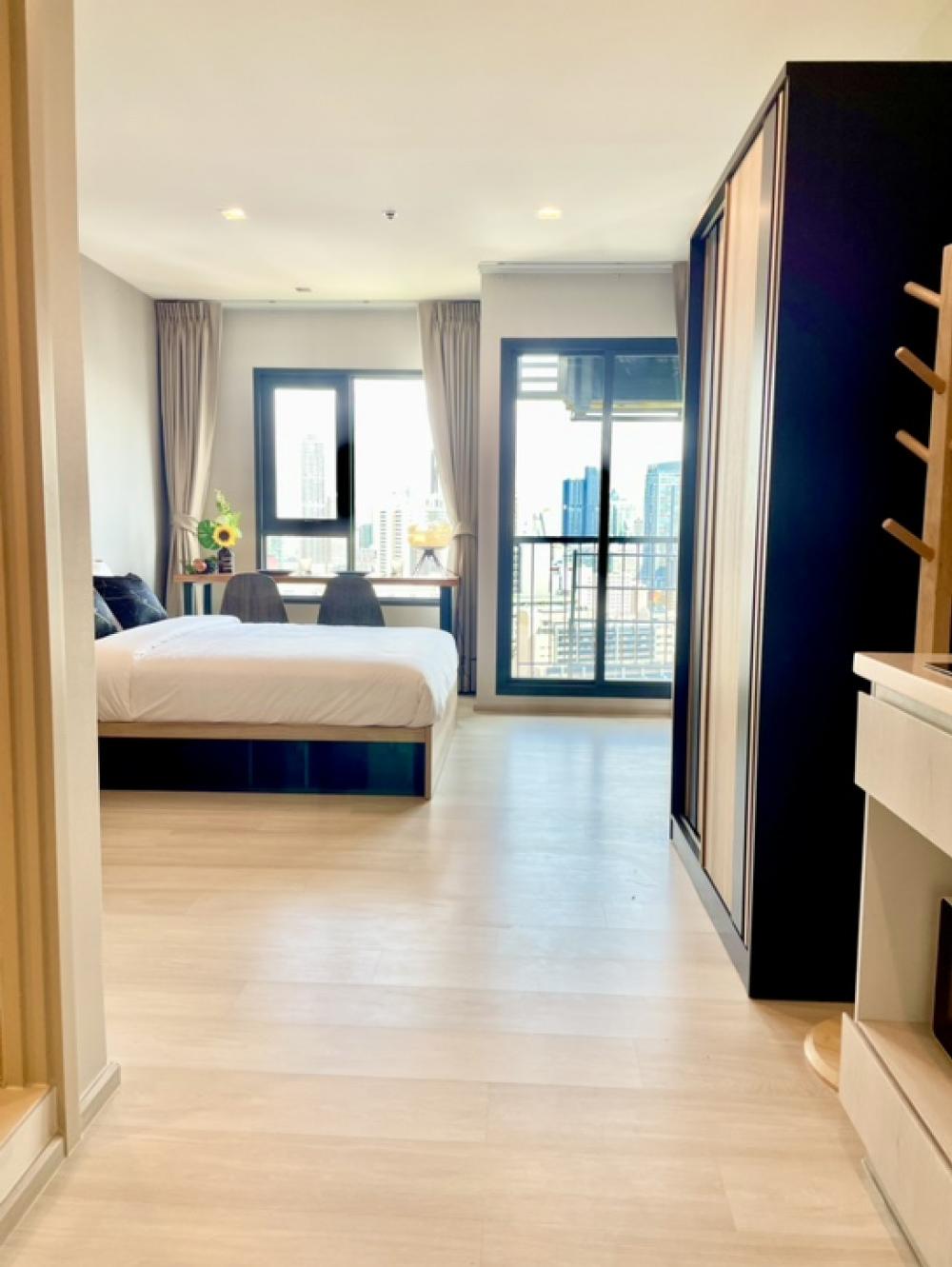 For RentCondoWitthayu, Chidlom, Langsuan, Ploenchit : For rent life one wireless