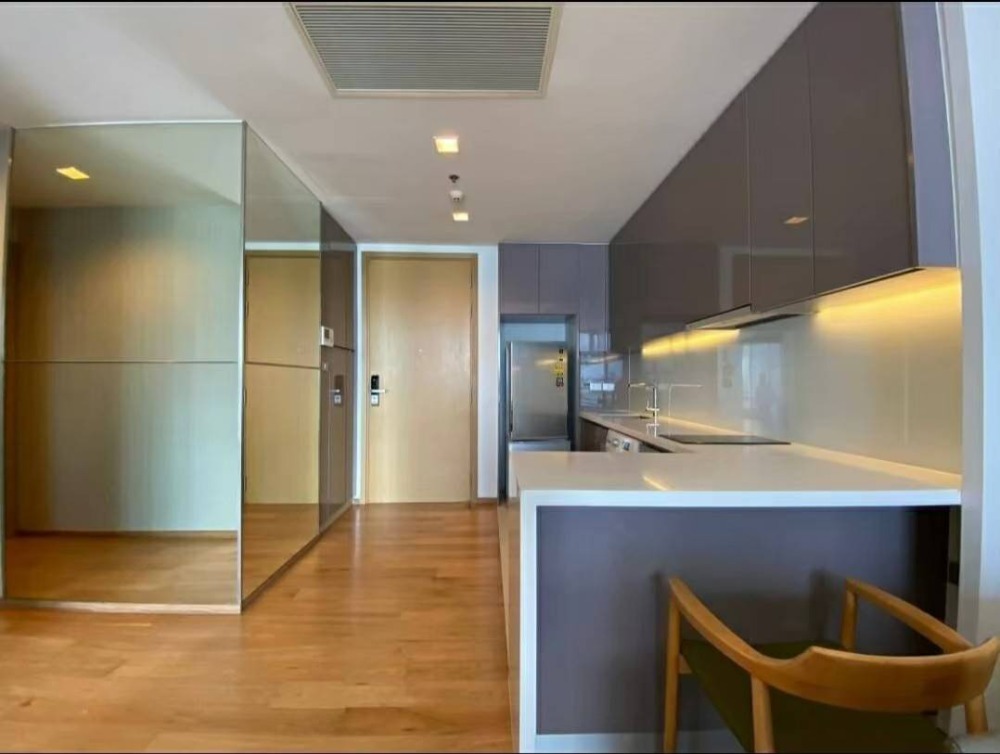 ให้เช่าคอนโดนานา : for rent Condo Hyde Sukhumvit 13 middle floor good view (S03-1690)