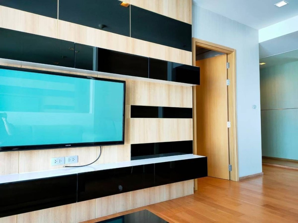 ให้เช่าคอนโดนานา : for rent Condo Hyde Sukhumvit 13 middle floor good view (S03-1690)