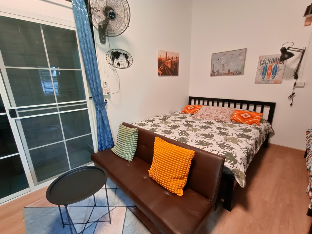 ให้เช่าบ้านนนทบุรี บางใหญ่ บางบัวทอง : Be Nice ห้องให้เช่า (ห้องแถว)  ระยะสั้น  เฟอร์นิเจอร์ พร้อมของใช้อำนวยความสะดวก  ขนาดห้อง 28 ตรม.  1 ห้องนอน 1 ห้องครัว 1 น้ำ (ในตัว)  พักได้ไม่เกิน 4 ท่าน จอดรถประจำ  1 คัน หมู่บ้านพฤกษา 45 ซอย5 ติดถนนเมน