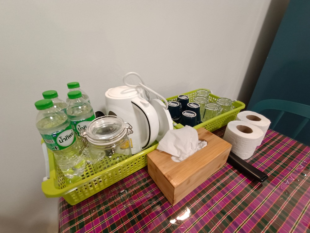 ให้เช่าบ้านนนทบุรี บางใหญ่ บางบัวทอง : Be Nice ห้องให้เช่า (ห้องแถว)  ระยะสั้น  เฟอร์นิเจอร์ พร้อมของใช้อำนวยความสะดวก  ขนาดห้อง 28 ตรม.  1 ห้องนอน 1 ห้องครัว 1 น้ำ (ในตัว)  พักได้ไม่เกิน 4 ท่าน จอดรถประจำ  1 คัน หมู่บ้านพฤกษา 45 ซอย5 ติดถนนเมน