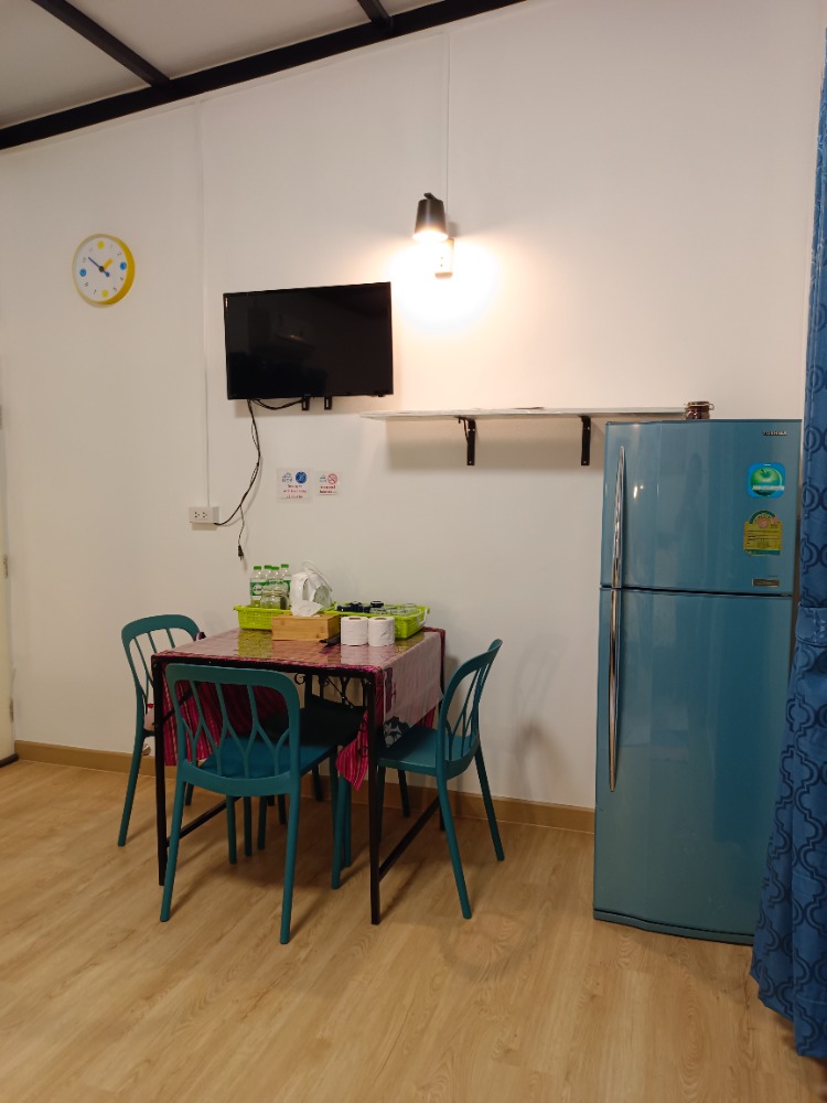 ให้เช่าบ้านนนทบุรี บางใหญ่ บางบัวทอง : Be Nice ห้องให้เช่า (ห้องแถว)  ระยะสั้น  เฟอร์นิเจอร์ พร้อมของใช้อำนวยความสะดวก  ขนาดห้อง 28 ตรม.  1 ห้องนอน 1 ห้องครัว 1 น้ำ (ในตัว)  พักได้ไม่เกิน 4 ท่าน จอดรถประจำ  1 คัน หมู่บ้านพฤกษา 45 ซอย5 ติดถนนเมน