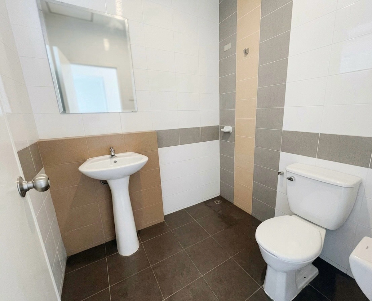 For RentTownhomeNonthaburi, Bang Yai, Bangbuathong : Empty house for rent, modish Bang Bua Thong, near Sarasas Witaed School, only 5 minutes, good location, not far from the BTS and Westgate stations.