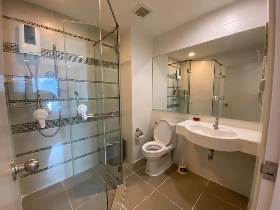 For RentCondoSathorn, Narathiwat : For rent ✨Centric Sathorn - Saint Louis✨ furniture, complete electrical appliances, near BTS St. Louis.