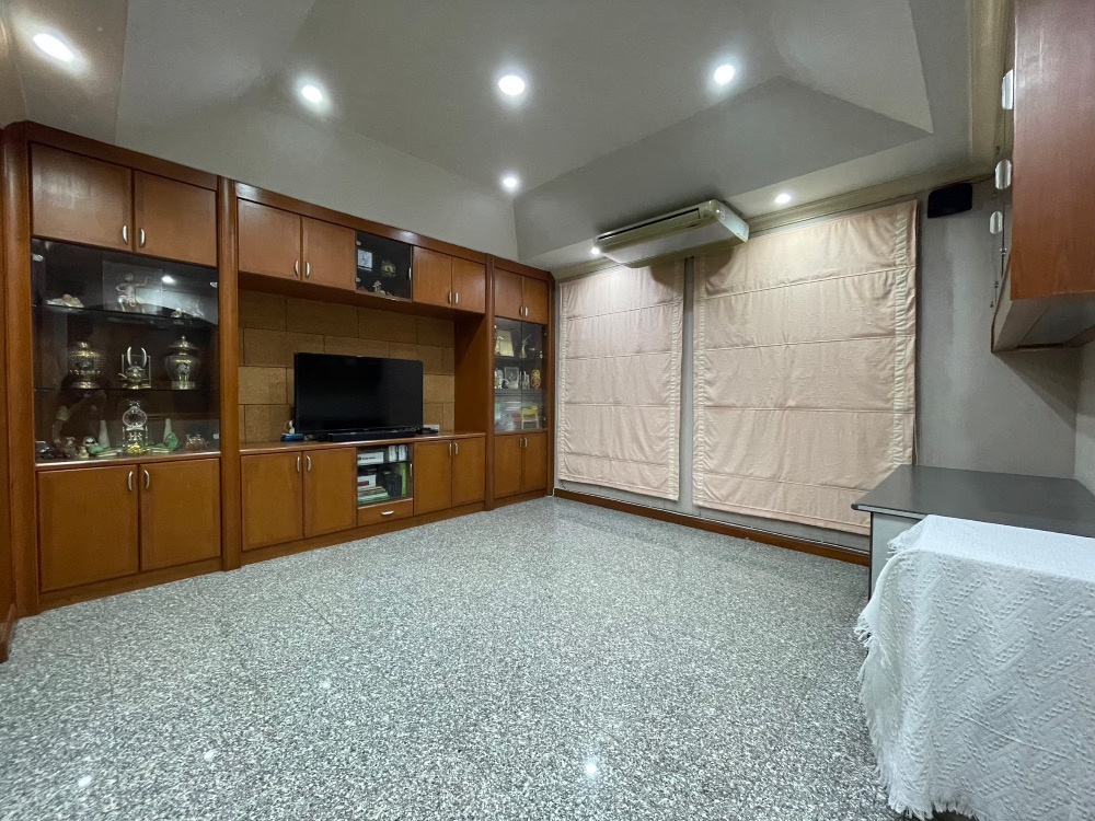 For SaleHouseSamut Prakan,Samrong : House for sale, Nantawan Srinakarin, 257 sq m., 3 bedrooms, 3 bathrooms, 30 million, 064-959-8900